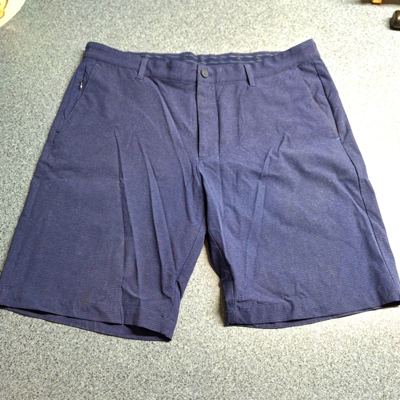 Tommy Bahama Blue Checked Bermuda Shorts Size 38, RN#86549 - Picture 1 of 13